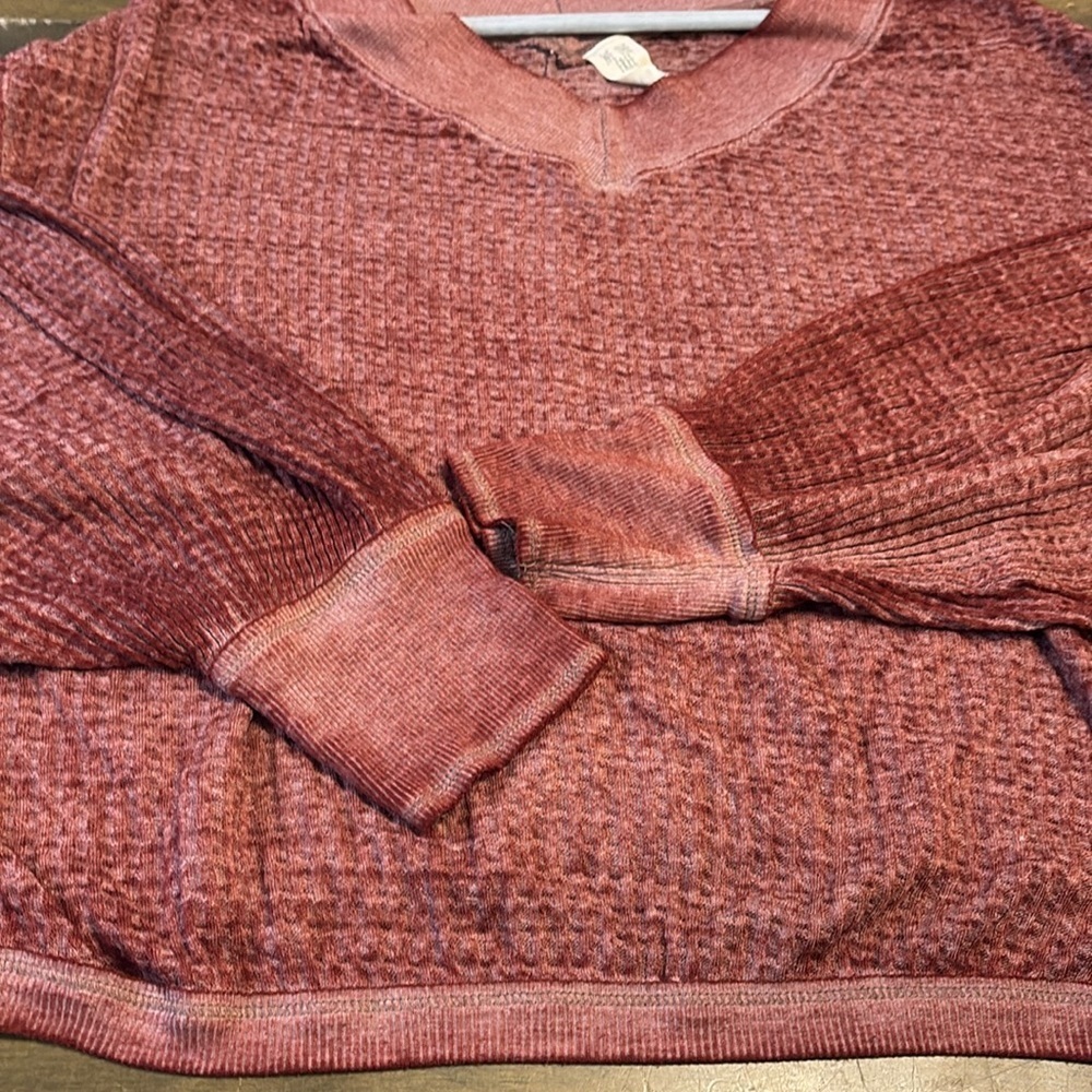 We The Free South Side Thermal Top Small V Neck Oversized Waffle Knit Ribbed - Picture 3 of 7